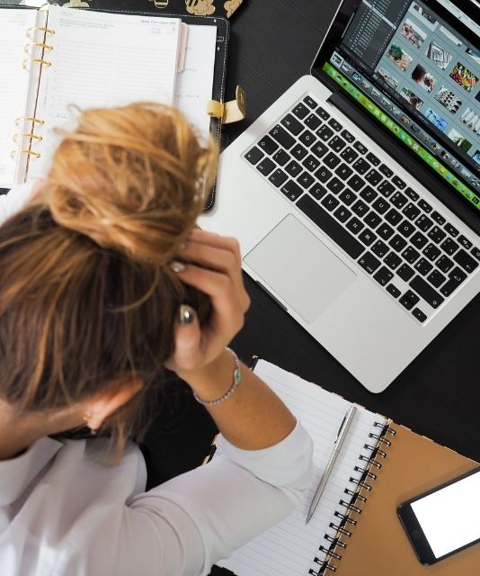 “Stale male bankers can’t handle us attractive female juniors”