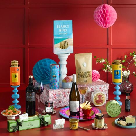 Use discount code NEWS10, for 10% off our stunning range of Hampers & Gifts 